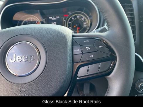 Used 2021 Jeep Cherokee Altitude image 17