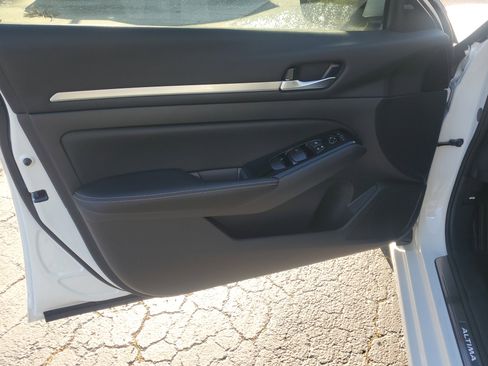 Used 2024 Nissan Altima 2.5 SL image 17