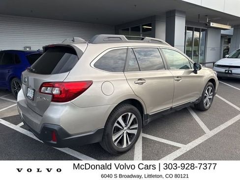 Used 2018 Subaru Outback 2.5i Limited image 3