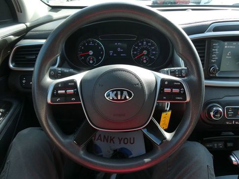 Used 2019 Kia Sorento FWD V6 image 32