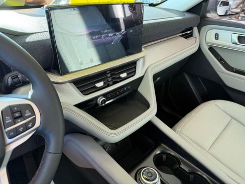 New 2026 Ford Explorer Active w/ Active Comfort Package image 23