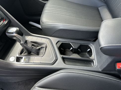 Used 2023 Volkswagen Tiguan SE FWD image 21