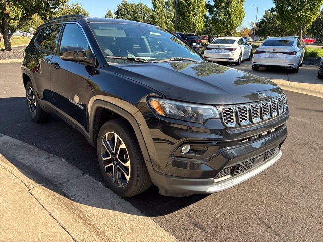 Used 2024 Jeep Compass Limited AWD/4WD image 13