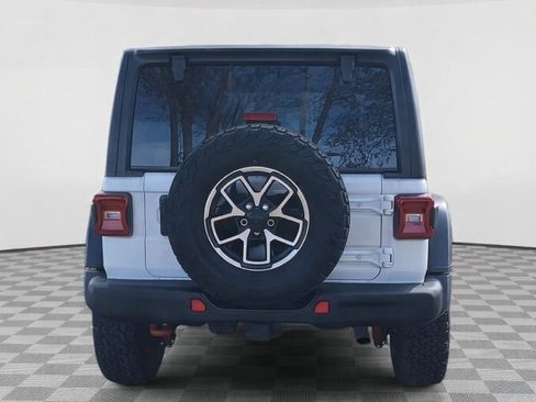 Used 2024 Jeep Wrangler Unlimited Rubicon w/ Capability Package image 6