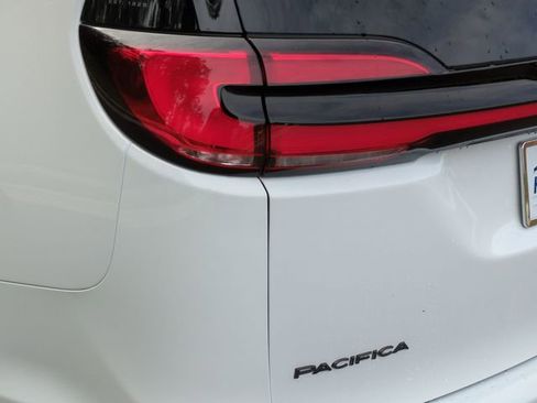 New 2026 Chrysler Pacifica Select image 21