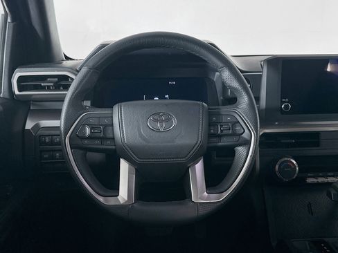 Used 2025 Toyota Tacoma TRD Off-Road image 18