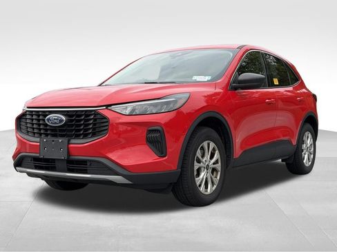 Used 2024 Ford Escape Active AWD/4WD image 3