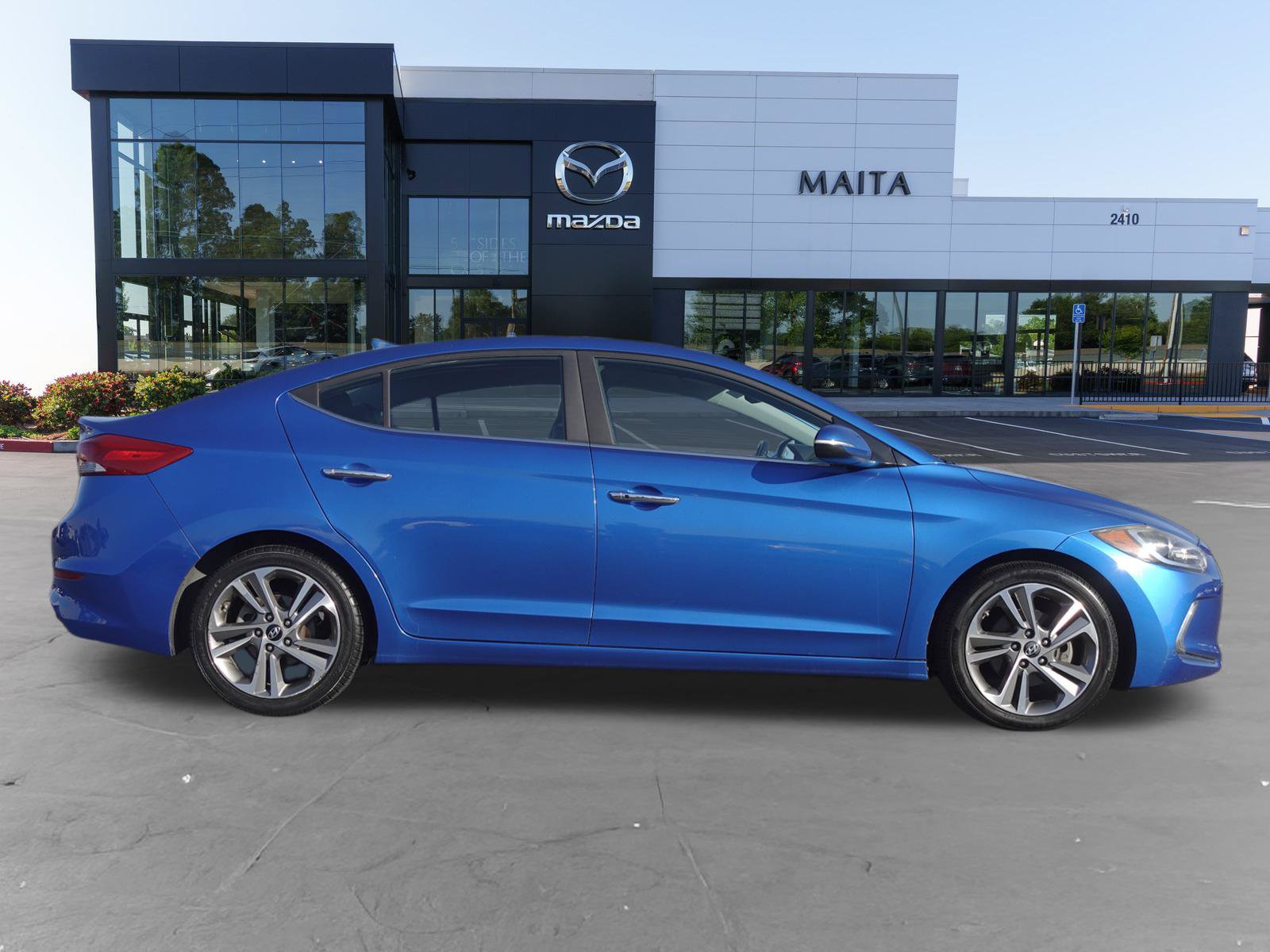 Used 2017 Hyundai Elantra Limited FWD image 2