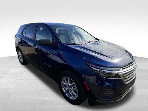 Certified 2022 Chevrolet Equinox LS w/ LS Convenience Package image 6