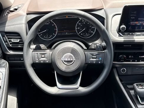 Used 2023 Nissan Rogue SV FWD image 23