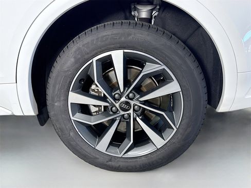 Used 2023 Audi Q5 2.0T Premium Plus w/ Premium Plus Package image 33