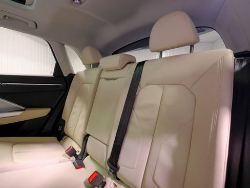 Used 2025 Audi Q3 2.0T Premium image 27