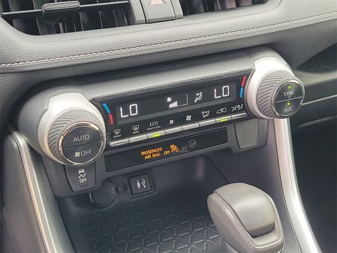 Used 2019 Toyota RAV4 LE image 26