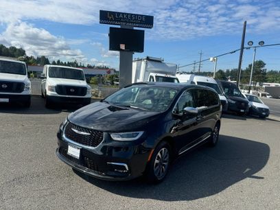 Used 2023 Chrysler Pacifica Limited