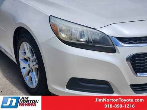 Used 2014 Chevrolet Malibu LT FWD image 10