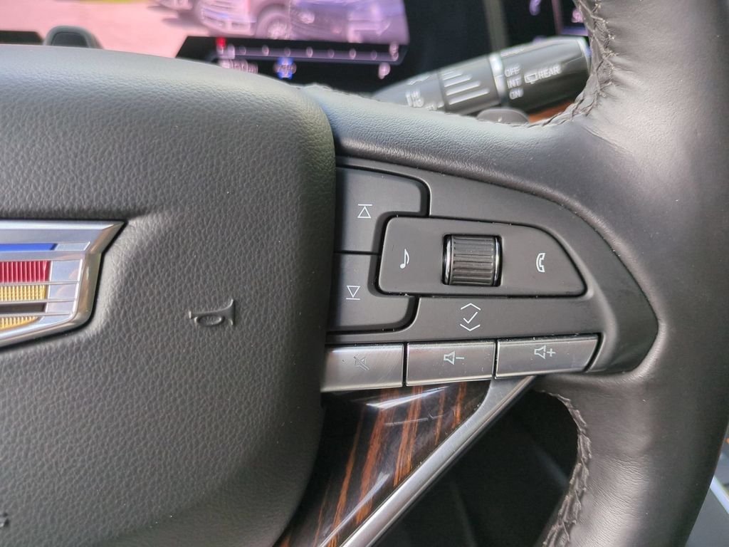 Used 2022 Cadillac Escalade ESV Premium Luxury AWD/4WD image 32
