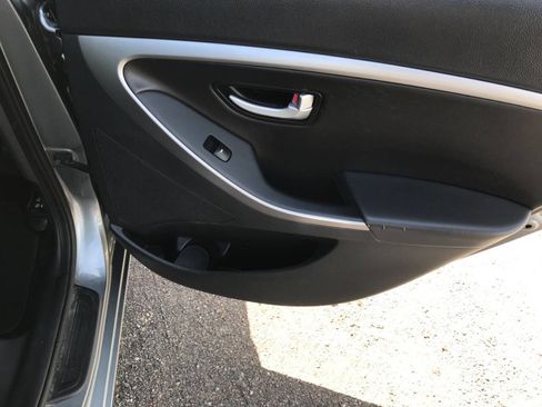 Used 2016 Hyundai Elantra GT w/ Option Group 03 image 12