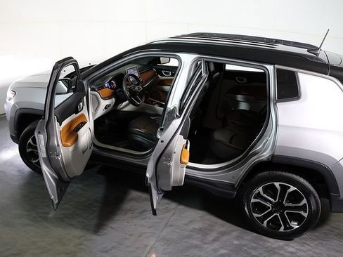 Used 2023 Jeep Compass Limited AWD/4WD image 5