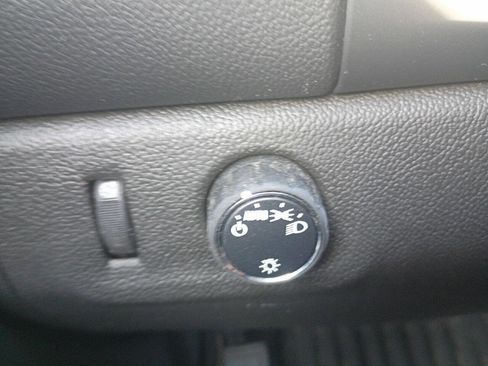 Used 2022 Chevrolet Colorado LT w/ Fleet Safety Package image 16