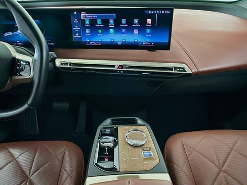 Used 2022 BMW iX xDrive50 w/ Premium Package image 11