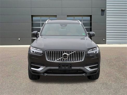 Used 2024 Volvo XC90 T8 Ultimate image 2