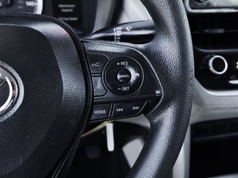 Used 2022 Toyota Corolla Cross L image 21