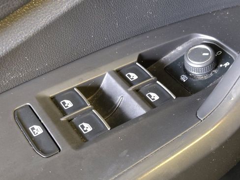 Used 2021 Volkswagen Jetta SE FWD image 27
