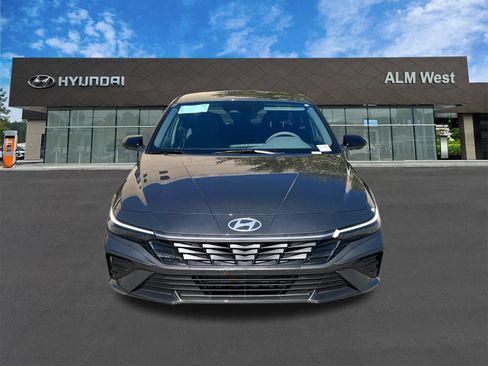 Used 2026 Hyundai Elantra Sport FWD image 2