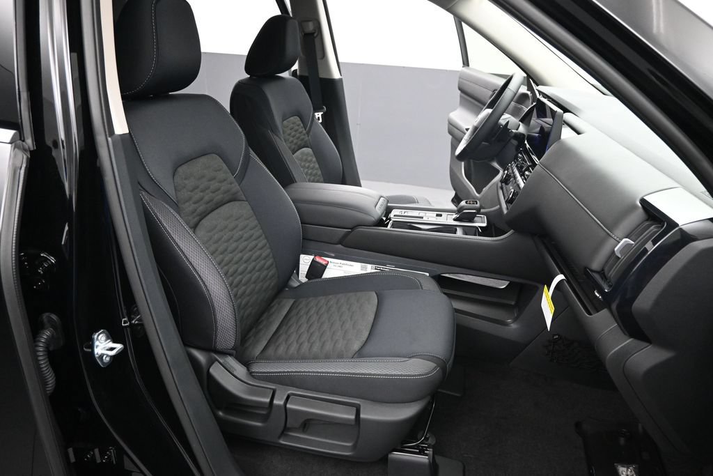 New 2026 Nissan Pathfinder SV w/ SV Premium Package FWD image 26
