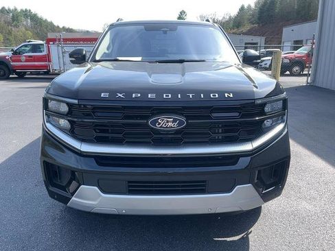Certified 2025 Ford Expedition Max Platinum AWD/4WD image 3