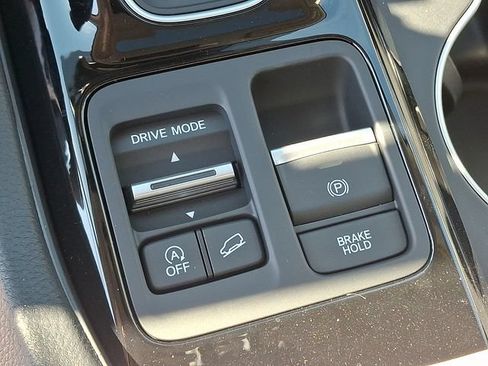 Used 2025 Honda Pilot Touring image 25