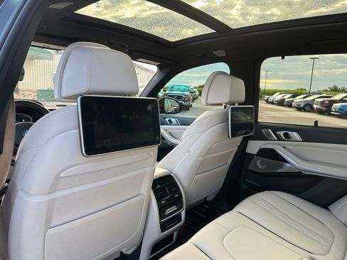 Used 2019 BMW X5 xDrive50i w/ M Sport Package AWD/4WD image 24