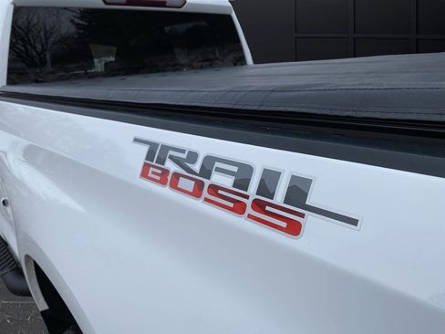 Used 2022 Chevrolet Silverado 1500 LT Trail Boss image 17