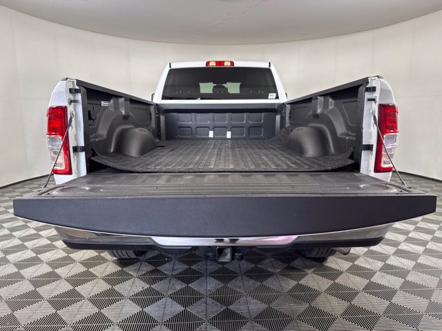 Used 2024 RAM 3500 Tradesman w/ Chrome Appearance Group AWD/4WD image 19