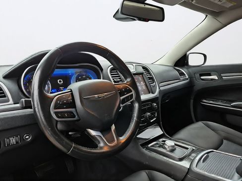 Used 2019 Chrysler 300 Touring w/ Sport Appearance Package RWD image 19