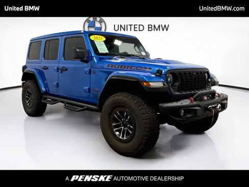 Used 2025 Jeep Wrangler Unlimited Rubicon AWD/4WD image 3