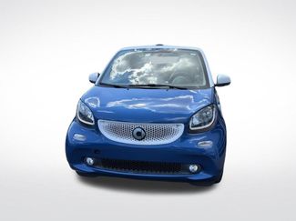 Used 2017 smart fortwo Prime RWD video 2