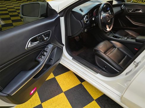 Used 2019 Mercedes-Benz CLA 250 image 21