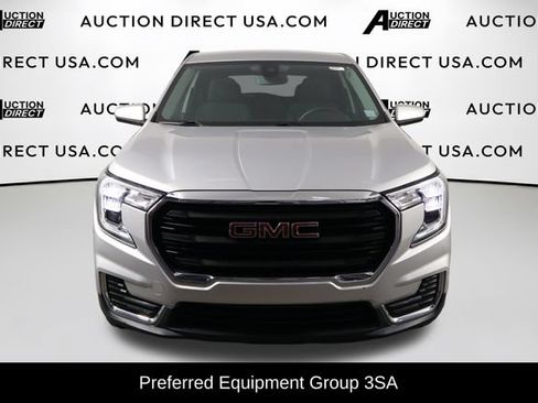 Used 2022 GMC Terrain SLE FWD image 2