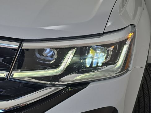 Certified 2024 Volkswagen Taos SEL image 30