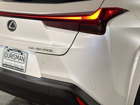 Certified 2023 Lexus UX 250h AWD w/ Accessory Package (Z1) image 9