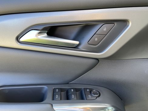 New 2026 Chevrolet Traverse LT image 9