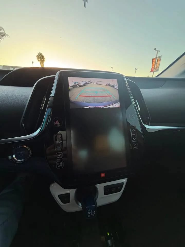 Used 2017 Toyota Prius Prime Advanced FWD image 7