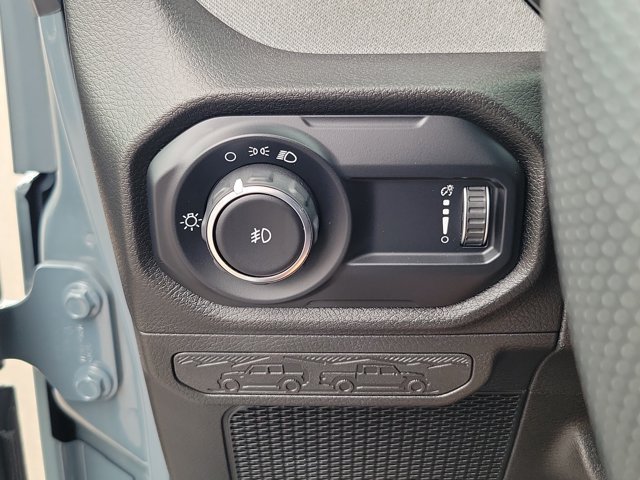 Used 2025 Jeep Wrangler Sport AWD/4WD image 18