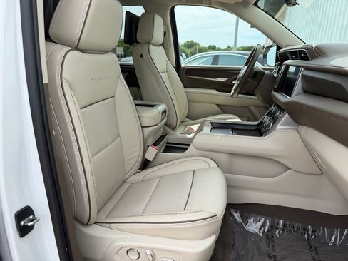 Used 2021 GMC Yukon Denali AWD/4WD image 24