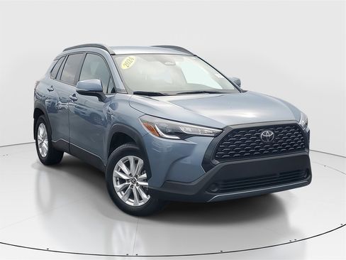 Used 2024 Toyota Corolla Cross LE image 2