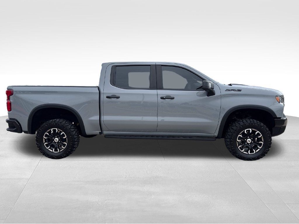 Used 2025 Chevrolet Silverado 1500 ZR2 w/ Technology Package AWD/4WD image 9