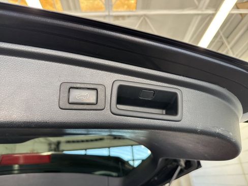 Used 2015 Subaru Forester 2.5i Limited w/ Popular Package #2 image 11