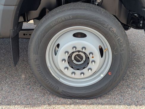 New 2025 Ford F550 4x4 Regular Cab Super Duty image 40