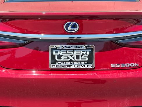 Used 2021 Lexus ES 300h w/ Accessory Package FWD image 10